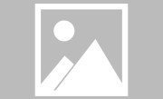 游客在梵净山崖壁刻字（游客在梵净山崖壁刻字贵州水利厅陈开军）